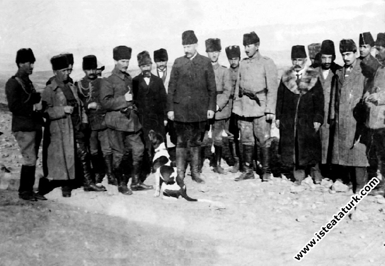 XVI. Kolordu Komutanı Tümgeneral Mustafa Kemal'i...