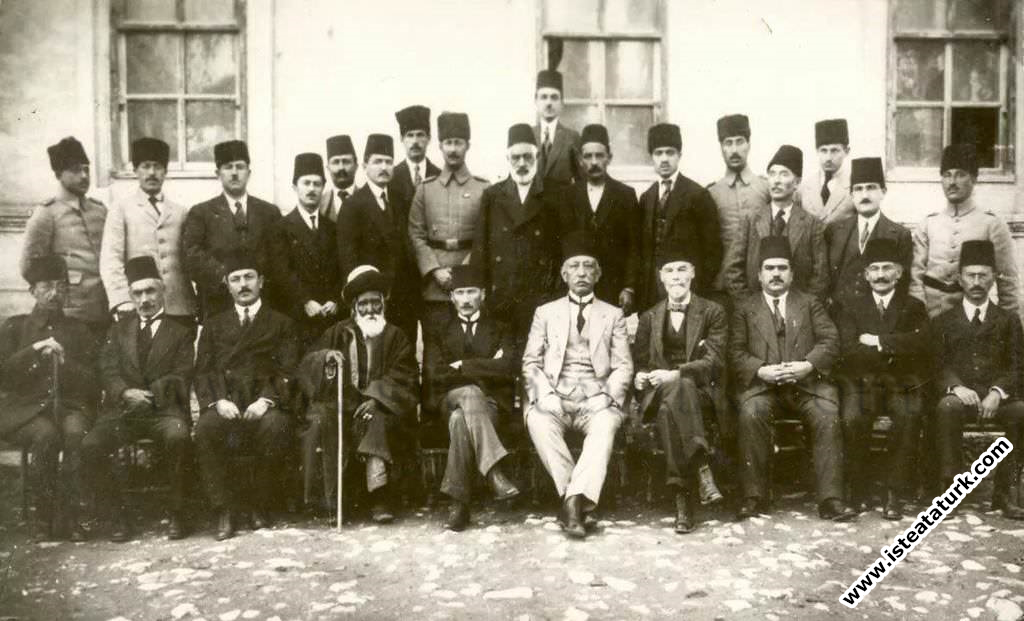 Sivas Kongresine katılanlar. (04-11.09.1919)...