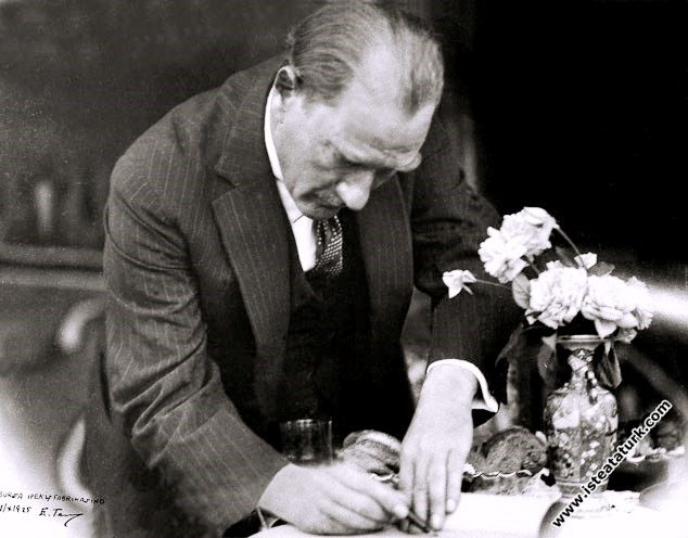 Atatürk'ten Düşünceler - Ü