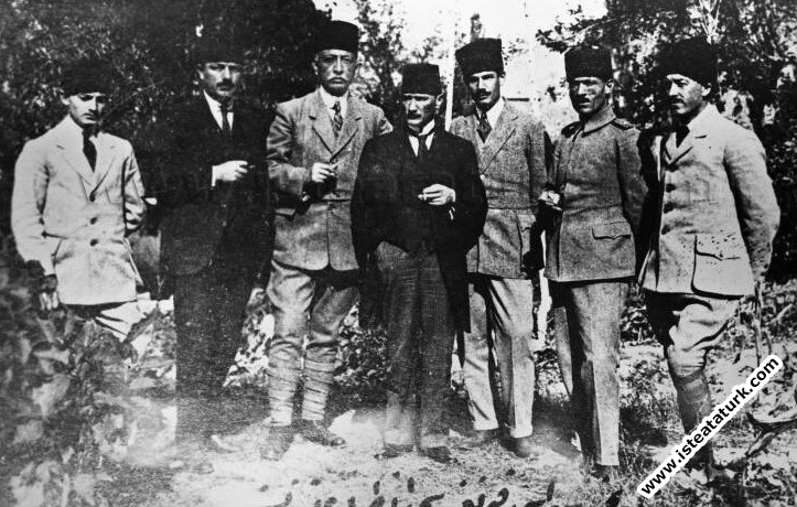 Mustafa Kemal'in Kazım Karabekir’le Görüşmesi