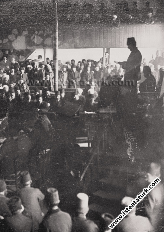 Meclis Mustafa Kemal Paşa’nın Başkumandanlığı’nı Kabul Etmiyor