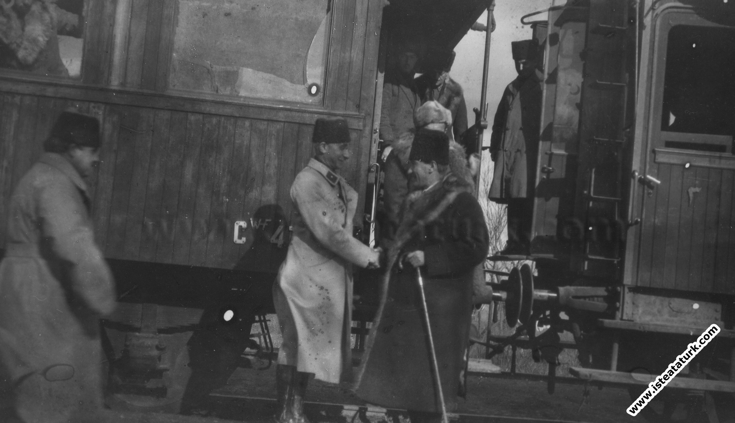 Başkomutan Mustafa Kemal Afyon Çay'da, I. Ordu Komutanı Ali İhsan (Sabis) Paşa’yla. (14.03.1922)