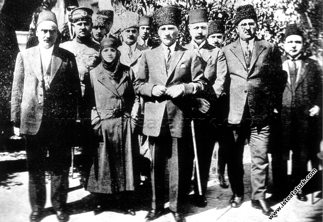 Cumhurbaşkanı Gazi Mustafa Kemal ve eşi Latife ...