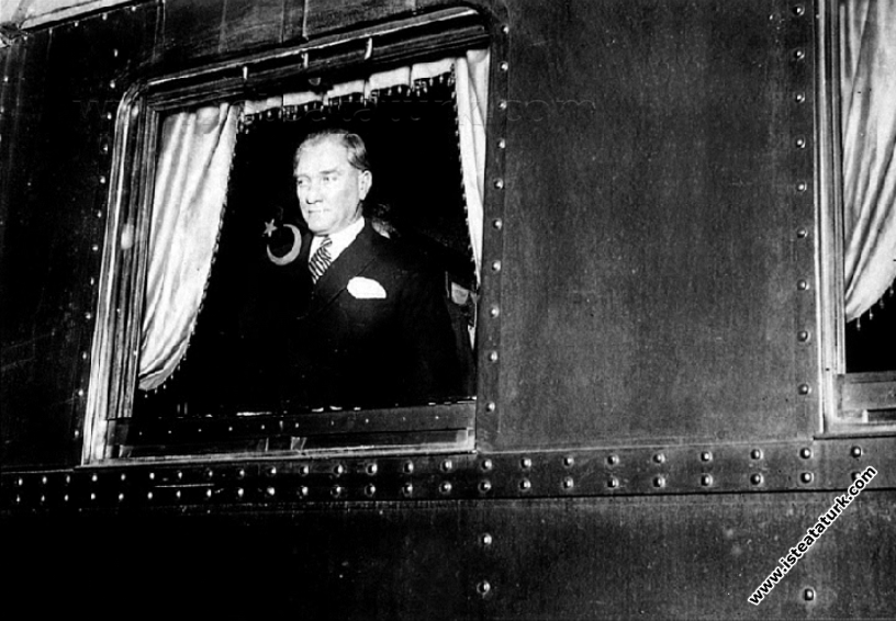 Mustafa Kemal Atatürk'ün özel treniyle, Haydarp...