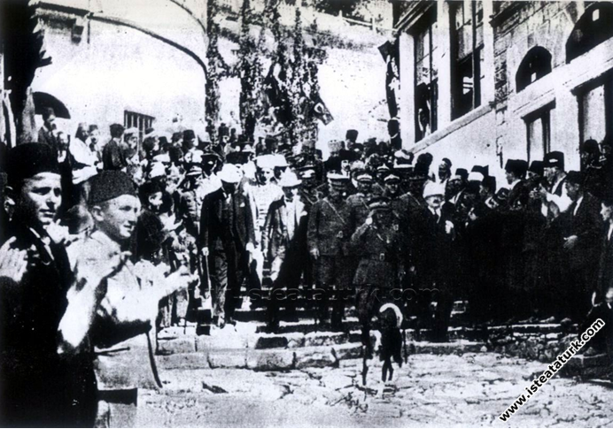 Mustafa Kemal Paşa'nın İnebolu'da karşılanmas...