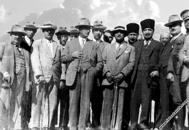 Mustafa Kemal Paşa Kastamonu dönüşünde, Kaya�...