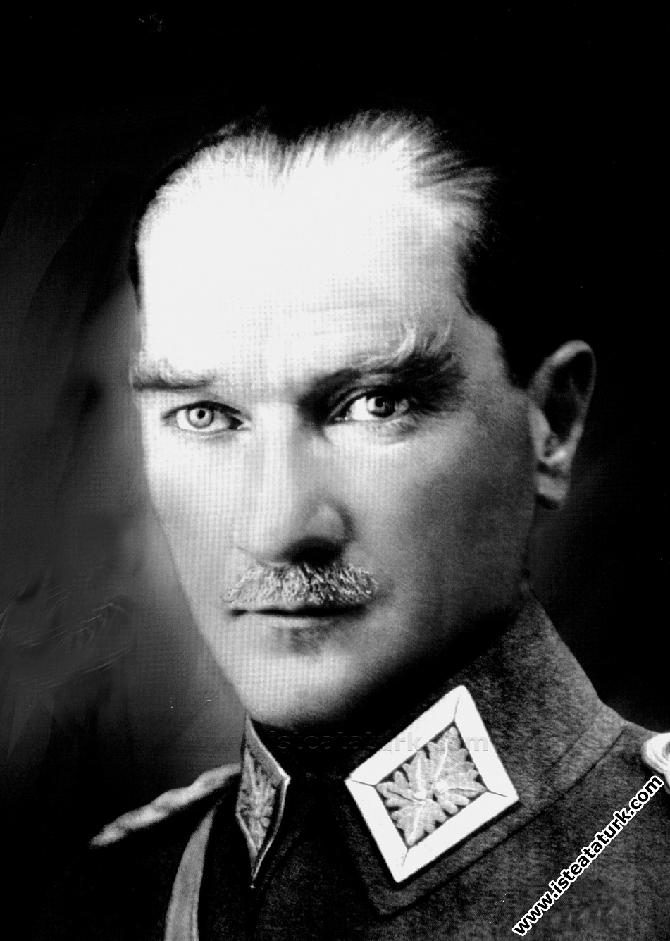 Mustafa Kemal Paşa Mareşal üniformasıyla Ankar...