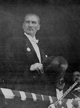Mustafa Kemal Atatürk Cumhuriyet Bayramı geçit ...