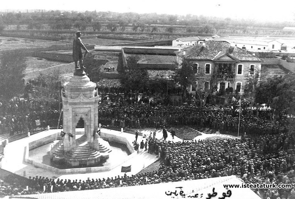 Konya Atatürk Anıtı
