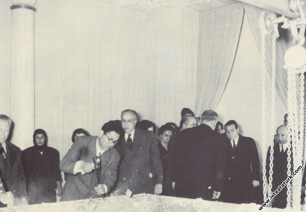Ulu Önder Atatürk'ün Etnografya Müzesi’ndeki...