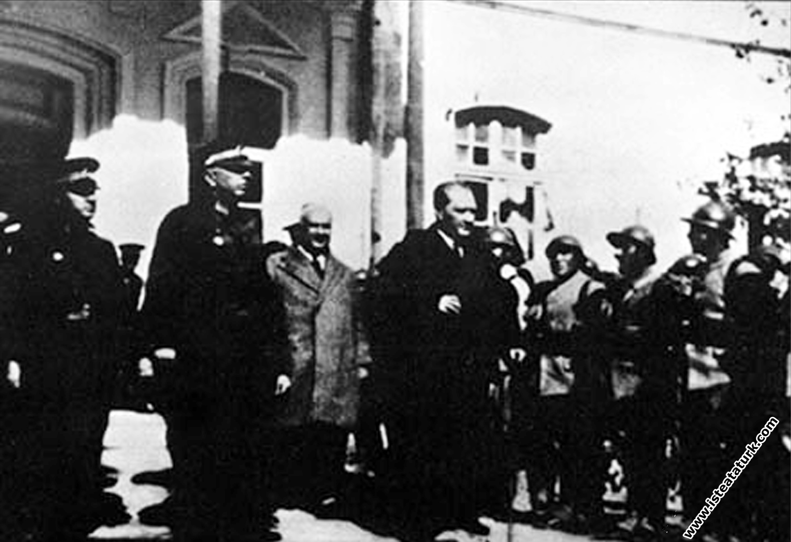 Mustafa Kemal Atatürk Adana'da. (17.02.1931)...