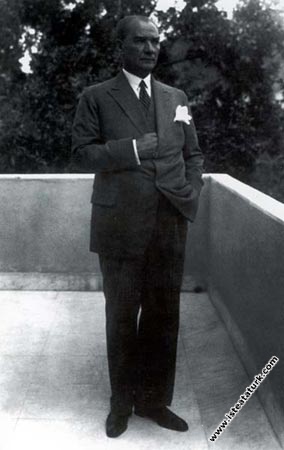 Mustafa Kemal Atatürk Yalova'da. (1932)...