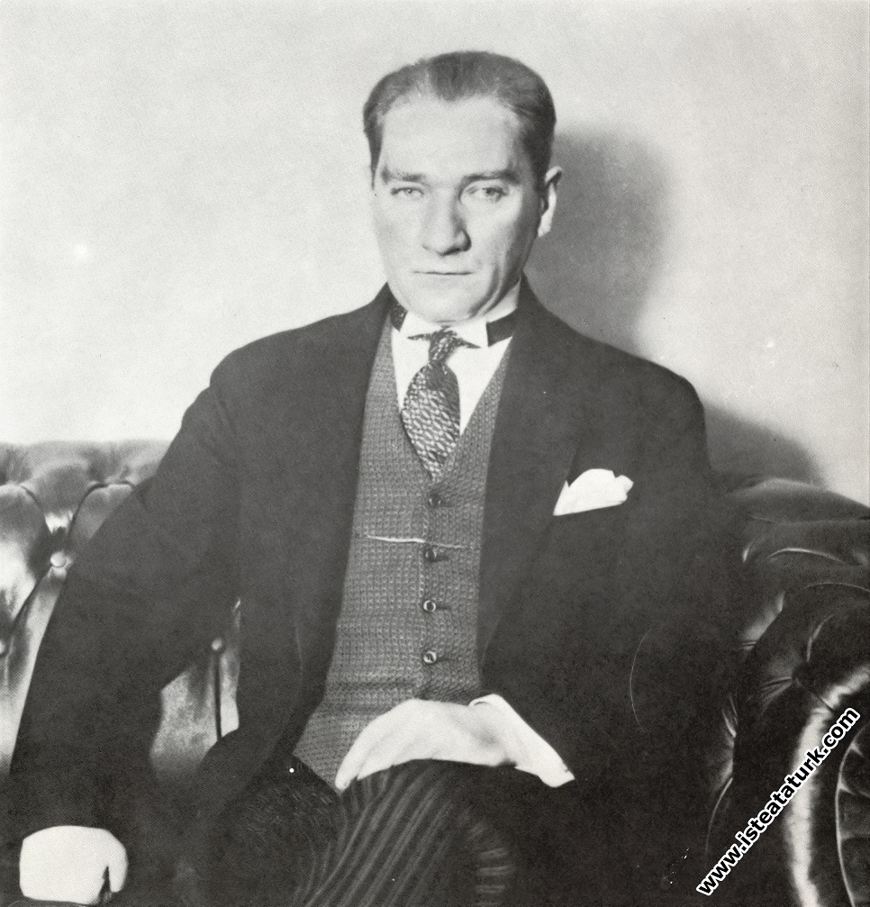 Mustafa Kemal Atatürk İşbankası'nın 1. Kuruluş Yıldönümü'nde. (08.03.1926)
