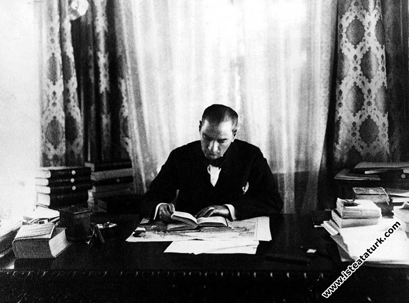 Mustafa Kemal Atatürk Çankaya Köşkü'ndeki ça...