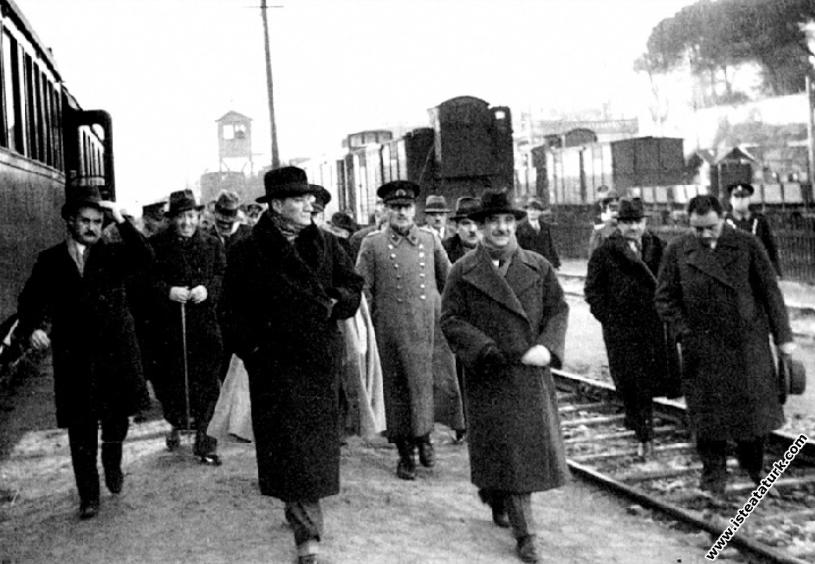 Mustafa Kemal Atatürk'ün İstanbul Haydarpaşa G...