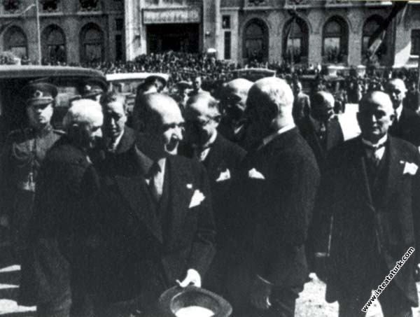 Mustafa Kemal Atatürk CHP'nin 4. Büyük Kurultay...