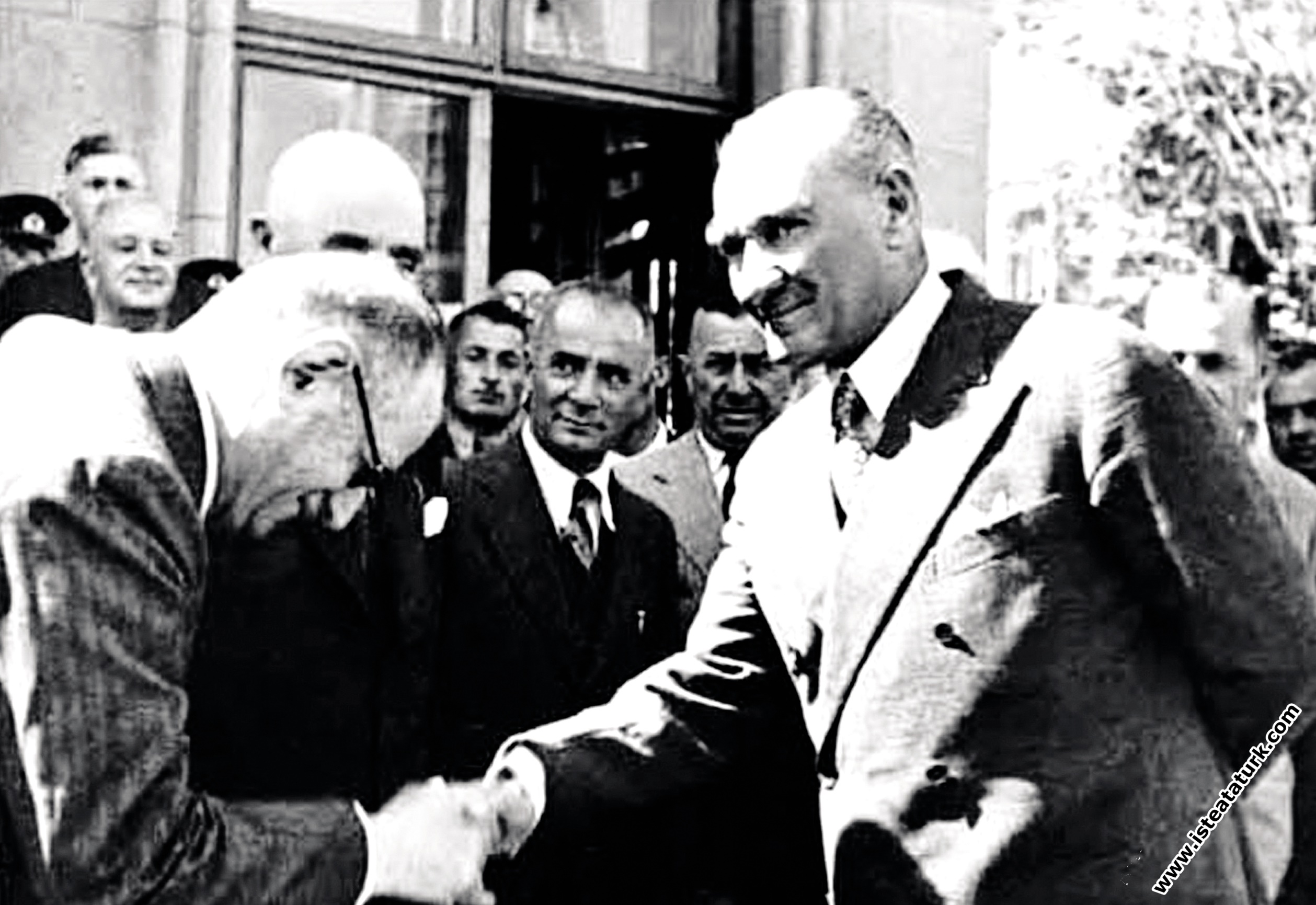Mustafa Kemal Atatürk İstanbul'da. (18.05.1935)...
