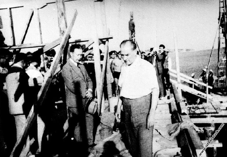 Mustafa Kemal Atatürk Florya'da Deniz Köşk'ü i...