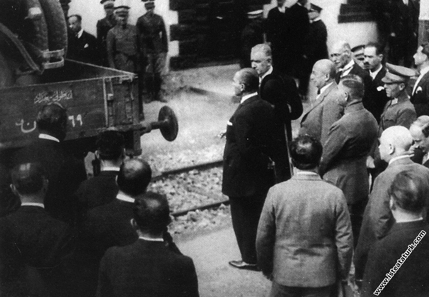 Mustafa Kemal Atatürk Ankara'da. (05.06.1935)...