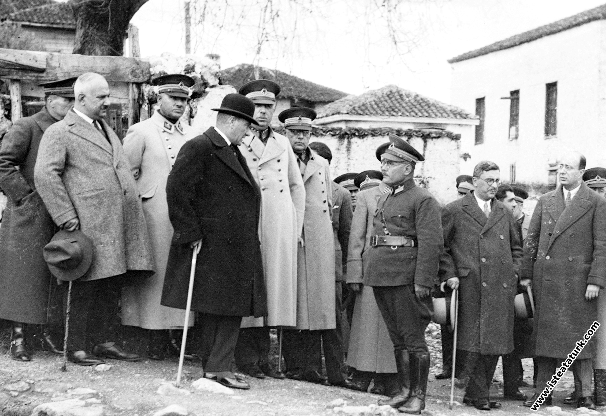 Mustafa Kemal Atatürk İstanbul'da. (10.02.1933)...