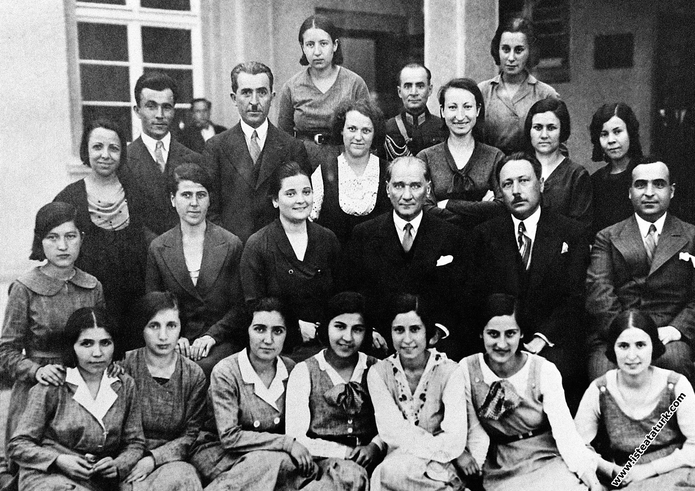 Mustafa Kemal Atatürk Ankara Kız Lisesi'nin biti...