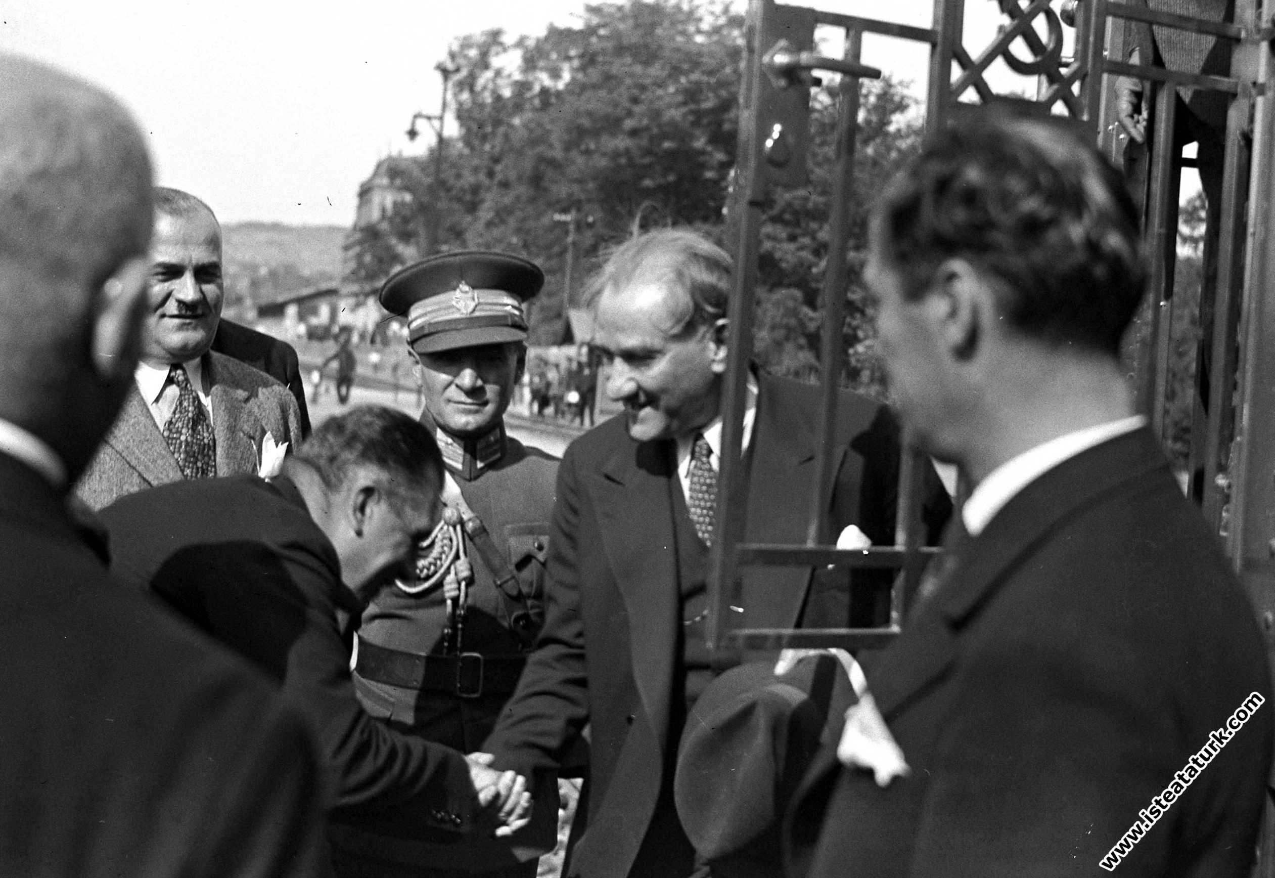 Mustafa Kemal Atatürk İstanbul'da. (12.09.1933)...