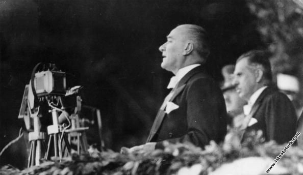 Mustafa Kemal Atatürk Cumhuriyet'in 10. Yıl Tör...