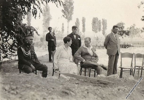 Mustafa Kemal Atatürk Yalova'da Millet Çiftliği...