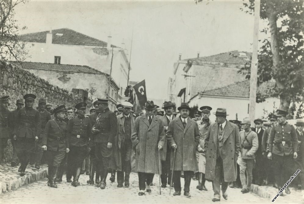 Mustafa Kemal Atatürk Samsun'da. (25.11.1930)...