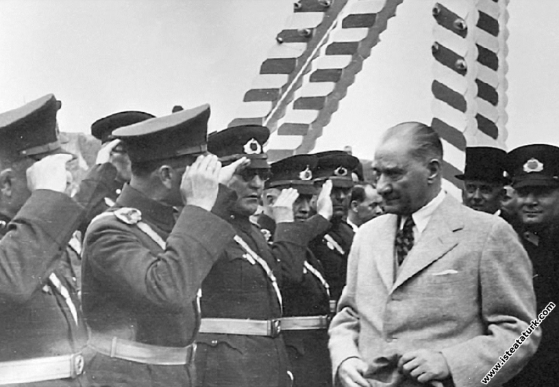 Mustafa Kemal Atatürk'ün Trabzon'a gelişinde t�...