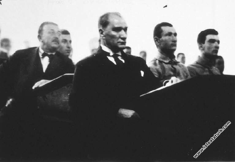Mustafa Kemal Atatürk İstanbul Harp Okulu'nda bi...