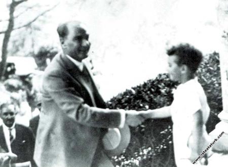 Mustafa Kemal Atatürk'ün İstanbul'da bir çocuk...