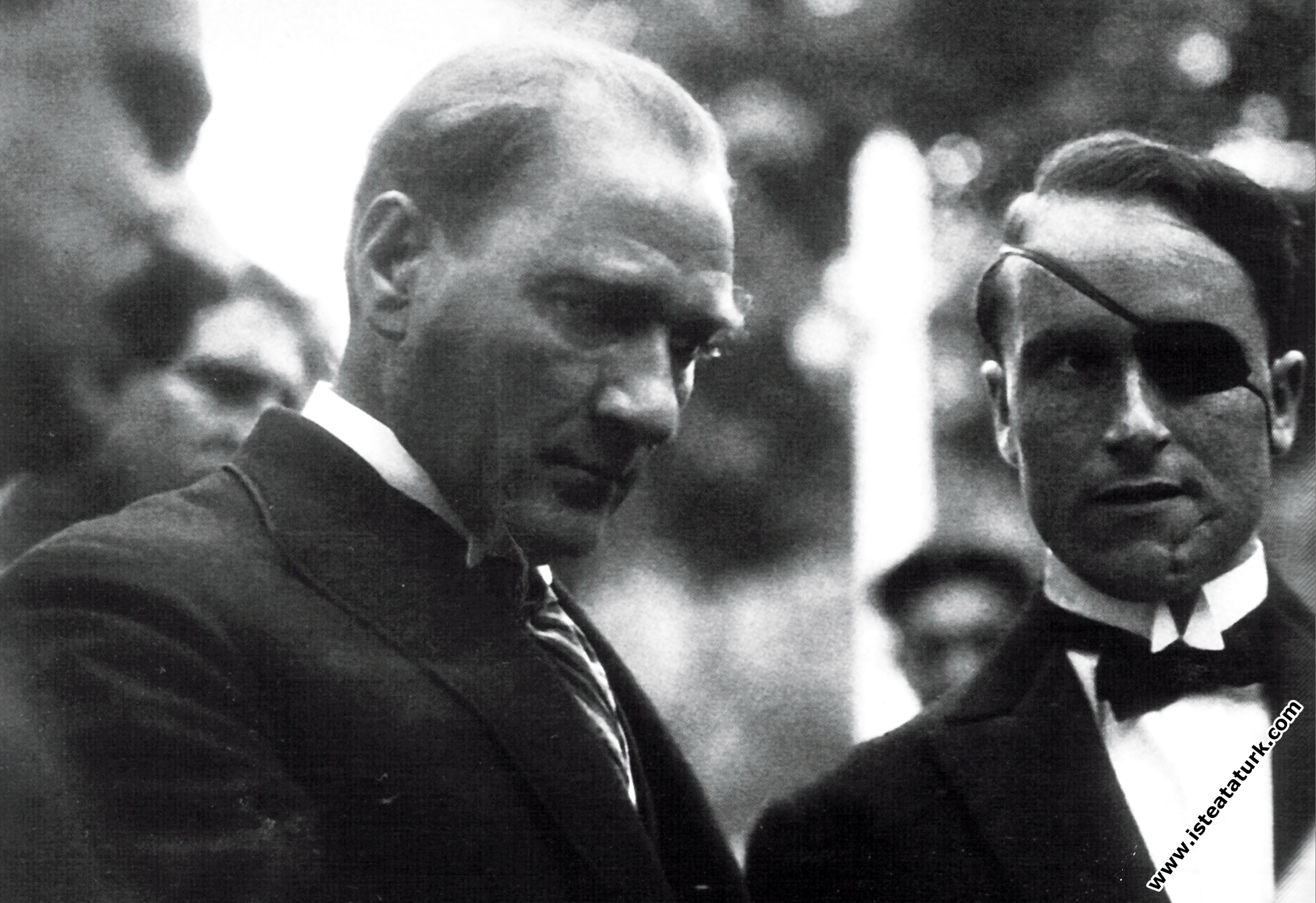 Mustafa Kemal Atatürk Alman Mimar Gross ile birli...
