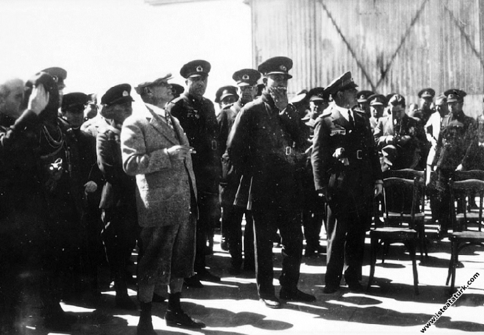 Mustafa Kemal Atatürk ve İran Şahı Rıza Pehle...