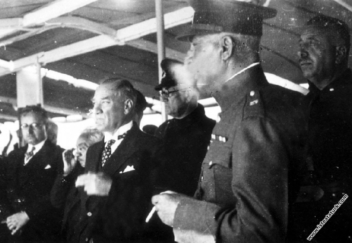 Mustafa Kemal Atatürk Kınalıada Vapuru'nda Şah...