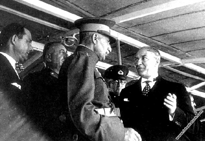 Mustafa Kemal Atatürk Kınalıada Vapuru'nda Şah...