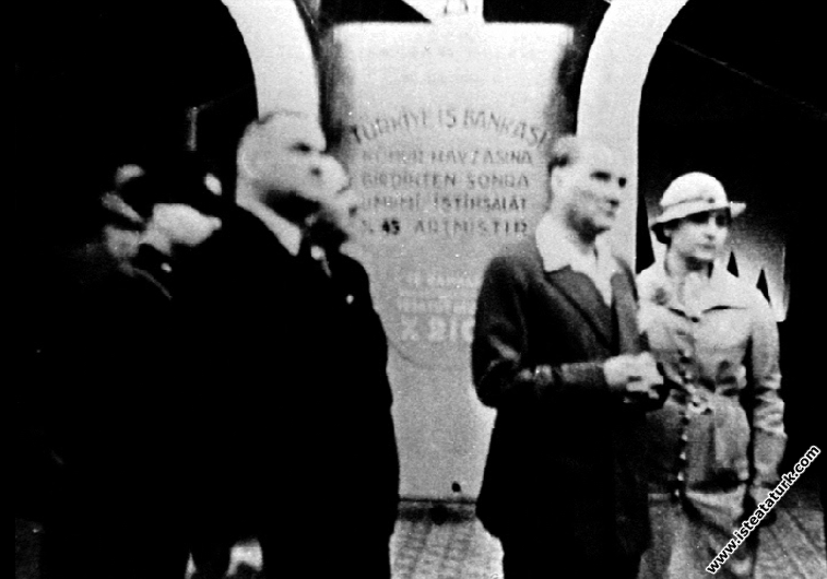 Mustafa Kemal Atatürk İstanbul'da açılan İş ...