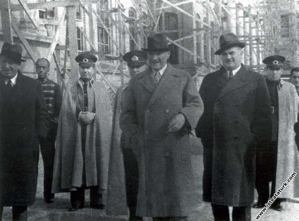 Mustafa Kemal Atatürk Kılıç Ali ve Cevat Abbas...