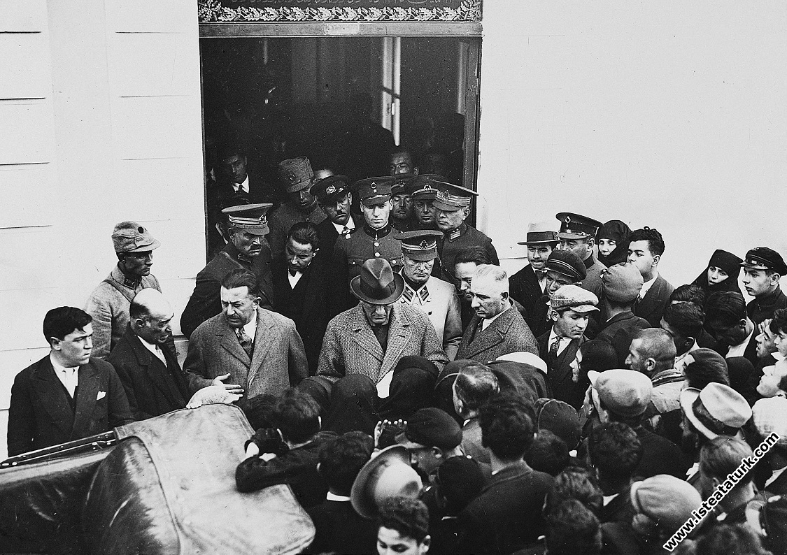 Mustafa Kemal Atatürk İstanbulda. (07.03.1936)...