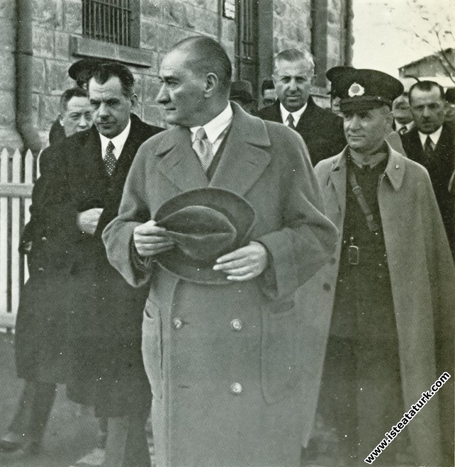Mustafa Kemal Atatürk İstanbul dönüşü Ankara...