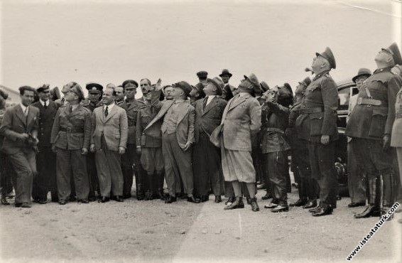 Mustafa Kemal Atatürk Eskişehir Hava Okulu’nda...