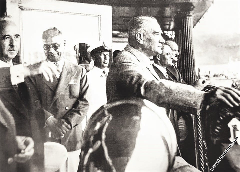 Mustafa Kemal Atatürk İstanbul'da. (08.07.1936)...
