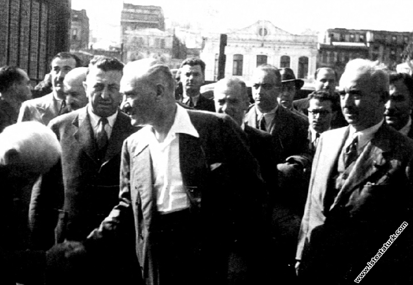 Mustafa Kemal Atatürk'ün İsmet İnönü tarafı...