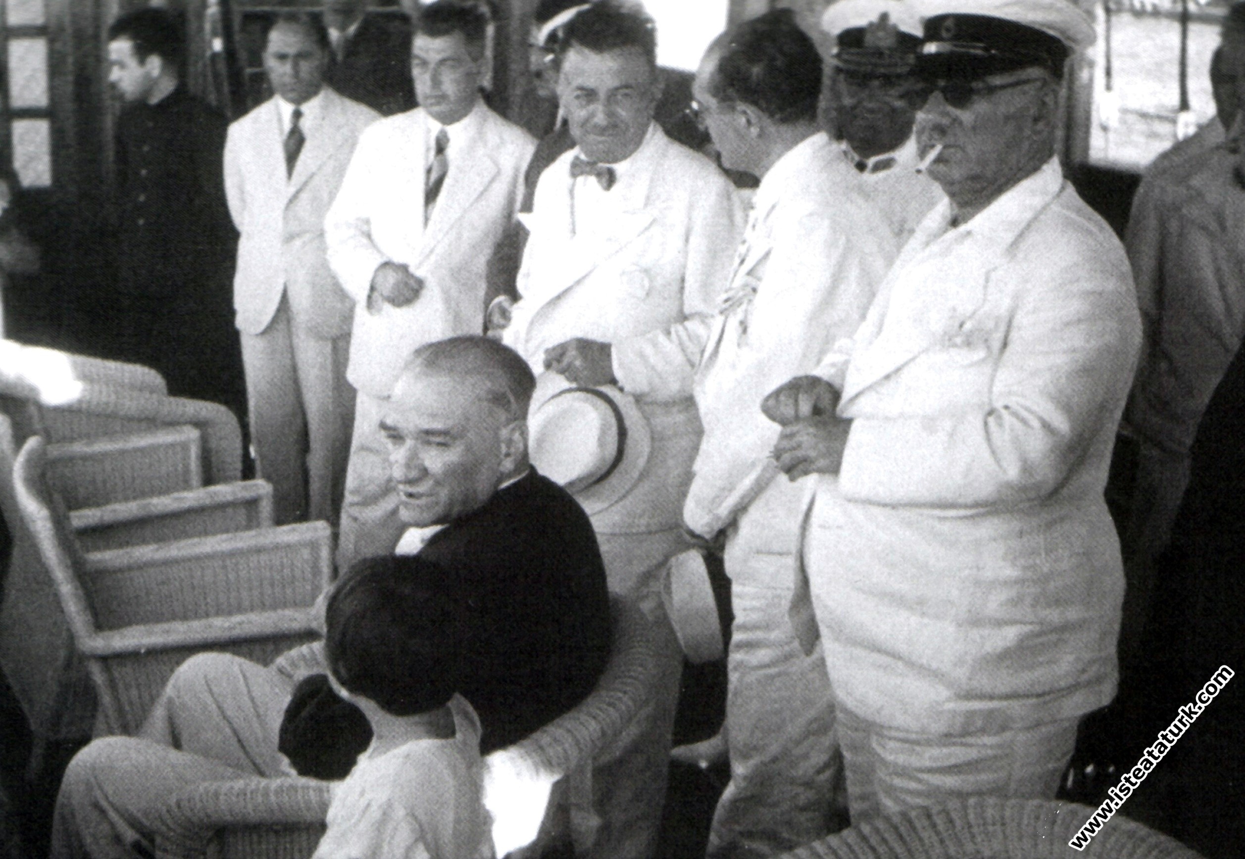 Mustafa Kemal Atatürk Moda Deniz Kulübü'nde, İ...