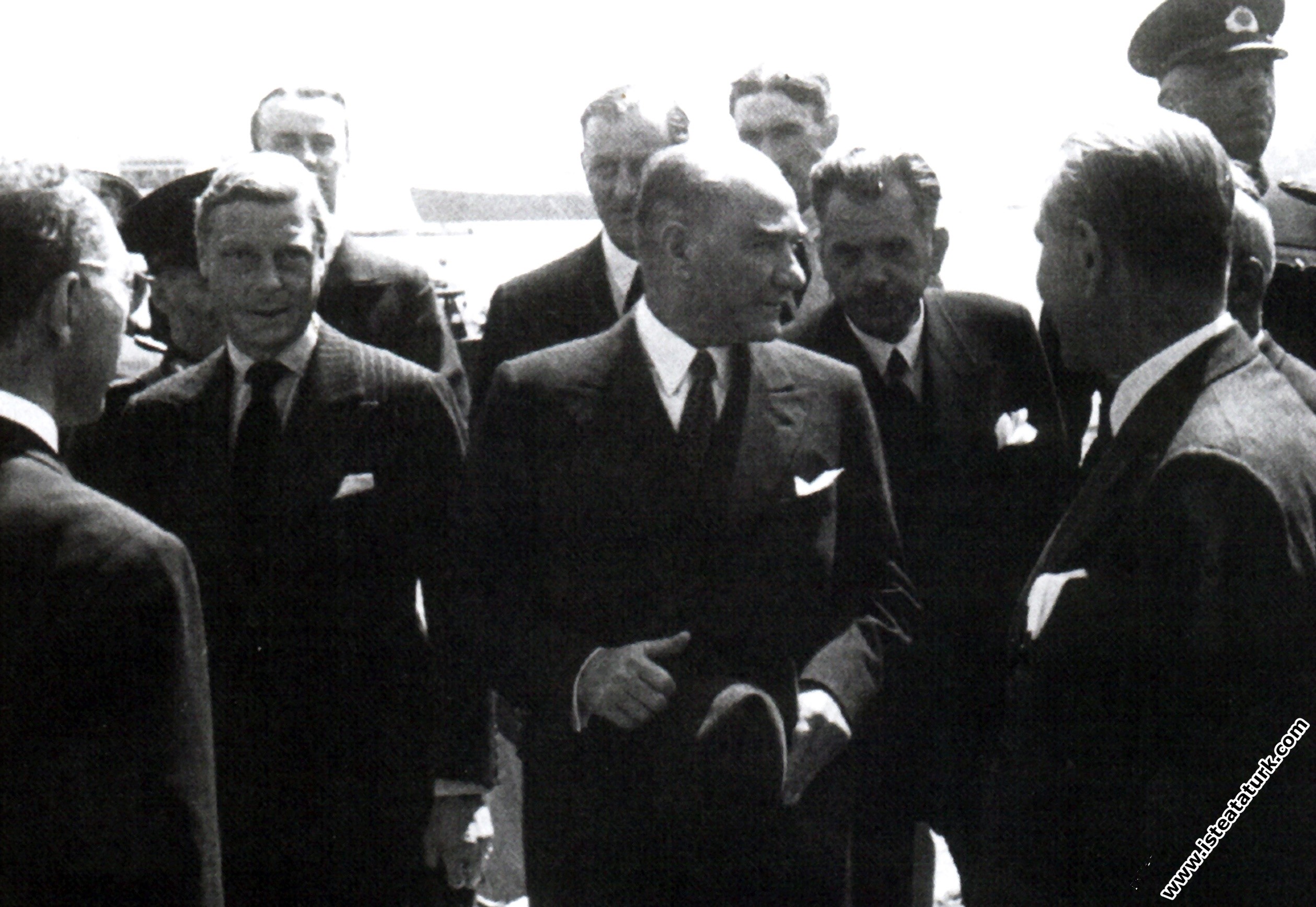 Mustafa Kemal Atatürk İngiltere Kralı VIII. Edw...