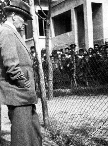 Mustafa Kemal Atatürk Gazi Orman Çiftliği'nde. (02.04.1937) 