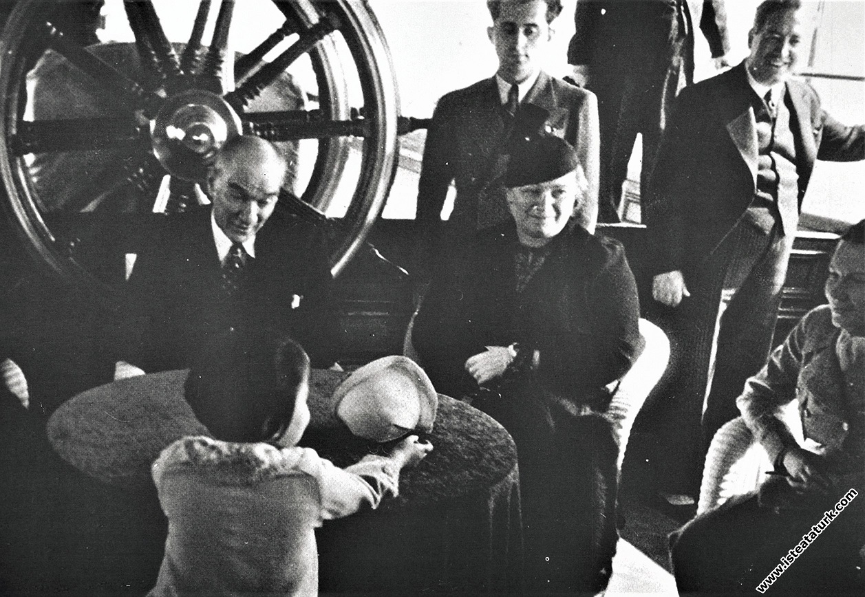Mustafa Kemal Atatürk Ürdün Kralı Abdullah'la ...