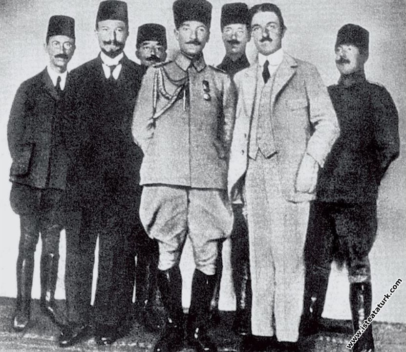 Erzurum Kongresi öncesi 9. Ordu Müfettişi olarak Erzurum'da. (08.1919)