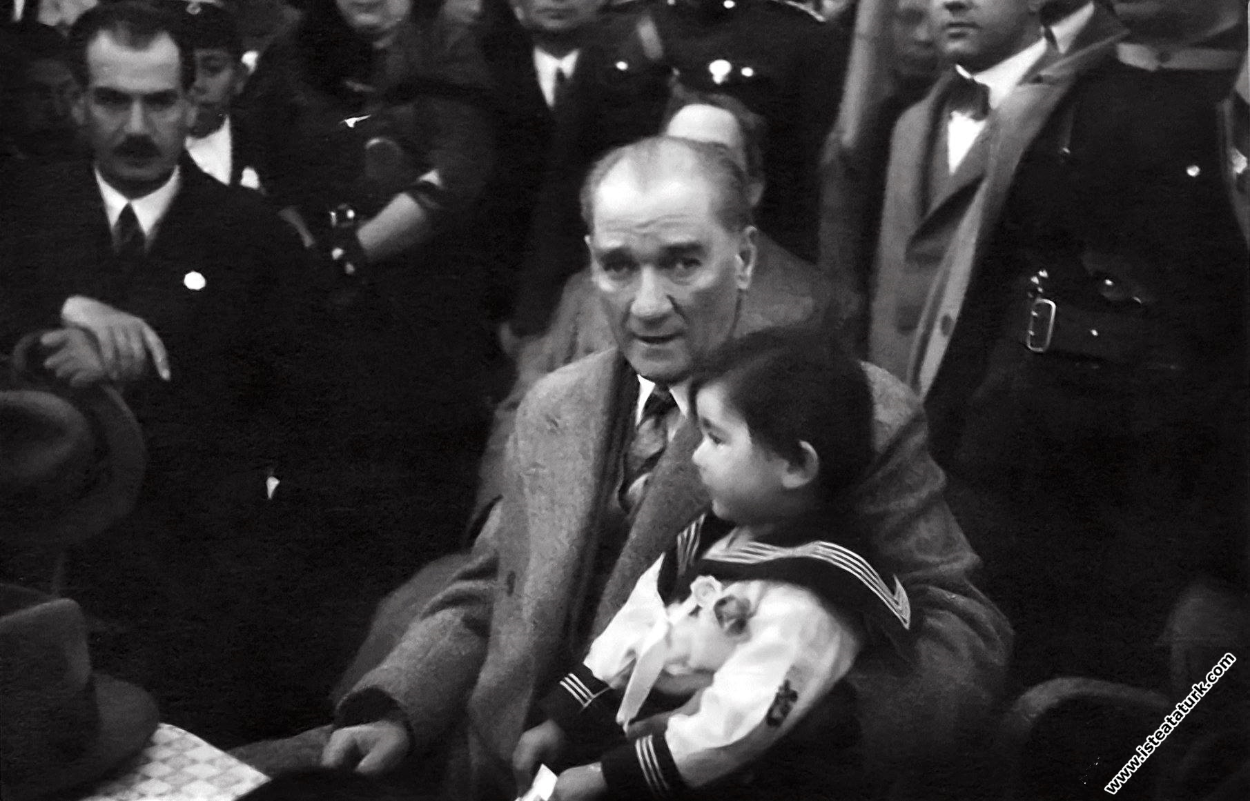 Atatürk, Gazi Çiftliği'nin 10. kuruluş yıl d�...