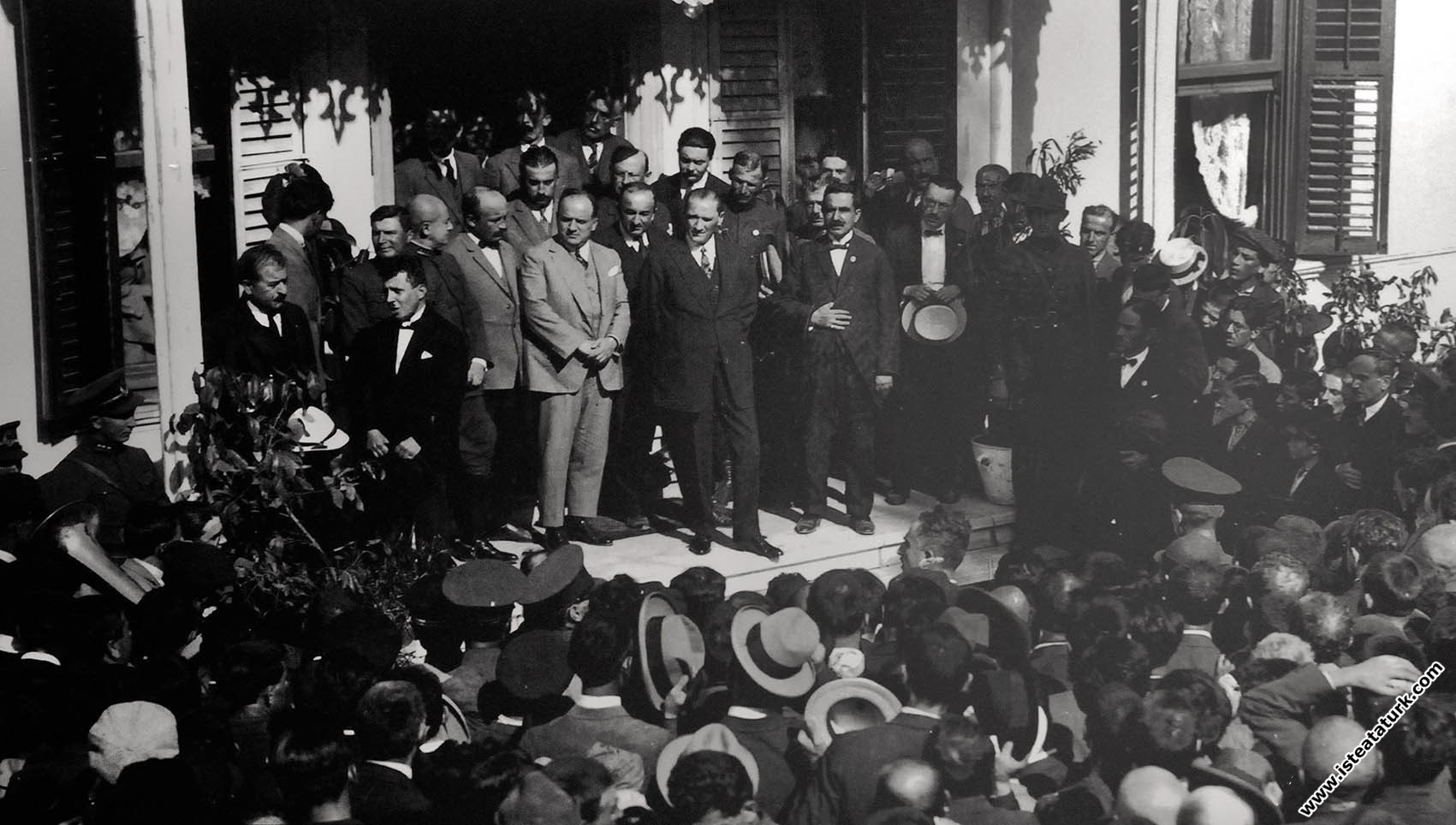 Mustafa Kemal Atatürk Bursa'da. (21.08.1929)...